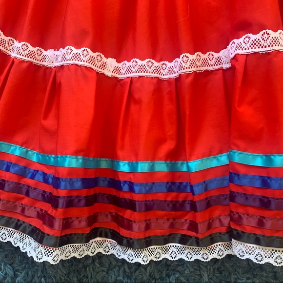 Professional Mexican Folklorico Dance Skirt - Picture 8 of 9